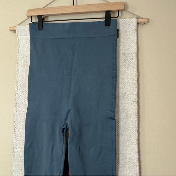 Blanqi everyday Highwaist Postpartum + Nursing Support Leggings size medium - Picture 3 of 7